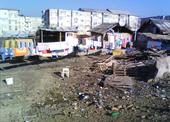 Romské ghetto na okraji města Baia Mare